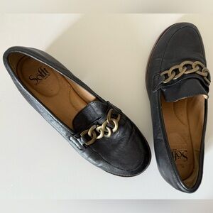 Sofft Women's Black Loafers with Chain Accent